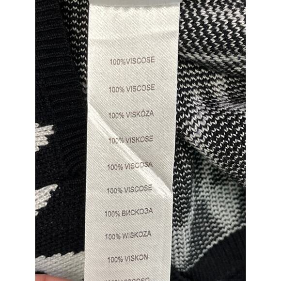 Apricot Batwing Sleeve Black And White Sweater Women’s Size Small EUC - Picture 9 of 11